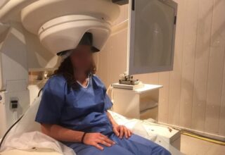 Expérimentation en MEG classique : ici, le cerveau du volontaire est stimulé lors d’une tâche visuelle