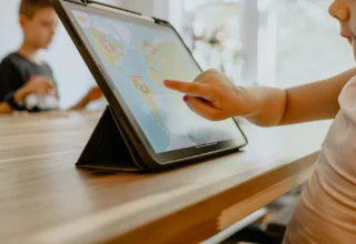 Derrière le mot « écran » se cachent des usages très différents, qui mobilisent des mécanismes cognitifs et sociaux distincts.