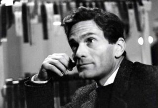 Photographie de Pier Paolo Pasolini durant le tournage de L'Évangile selon saint Matthieu